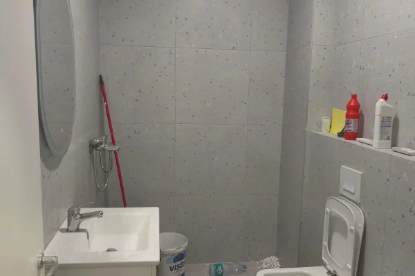 Shtepi me qera Apartament ne Tirane, 3+1, Mobilimi E mobiluar, Pagesa 100,000  Leke.