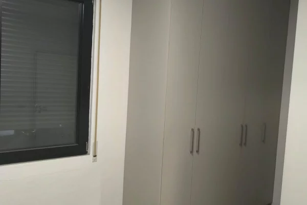 Shtepi me qera Apartament ne Tirane, 3+1, Mobilimi E mobiluar, Pagesa 100,000  Leke.