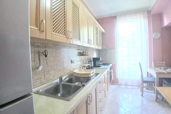 Shtepi me qera Apartament ne Tirane, 1+1, Mobilimi E mobiluar, Pagesa 53,000  Leke.