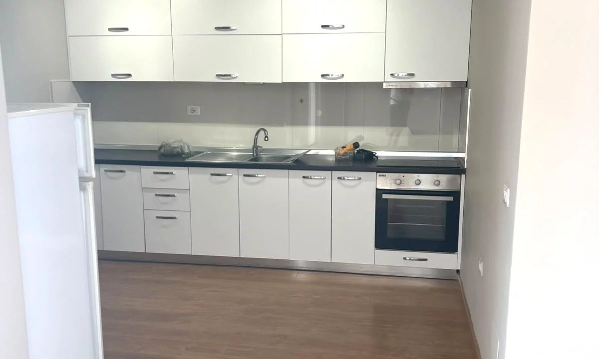 Shtepi me qera Apartament ne Tirane, 1+1, Mobilimi E mobiluar, Pagesa 60,000  Leke.