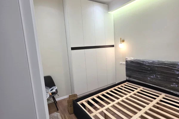 Shtepi me qera Apartament ne Tirane, 1+1, Mobilimi E mobiluar, Pagesa 55,000  Leke.
