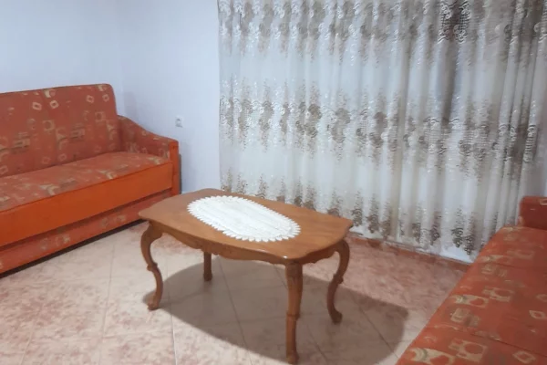 Shtepi me qera Apartament ne Tirane, 2+1, Mobilimi E mobiluar, Pagesa 50,000  Leke.