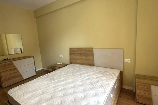 Shtepi me qera Apartament ne Tirane, 1+1, Mobilimi E mobiluar, Pagesa 50,000  Leke.
