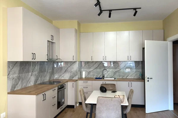 Shtepi me qera Apartament ne Tirane, 1+1, Mobilimi E mobiluar, Pagesa 50,000  Leke.
