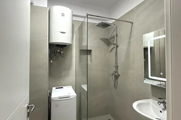 Shtepi me qera Apartament ne Tirane, 1+1, Mobilimi E mobiluar, Pagesa 50,000  Leke.