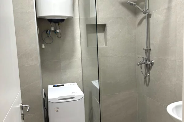 Shtepi me qera Apartament ne Tirane, 1+1, Mobilimi E mobiluar, Pagesa 50,000  Leke.