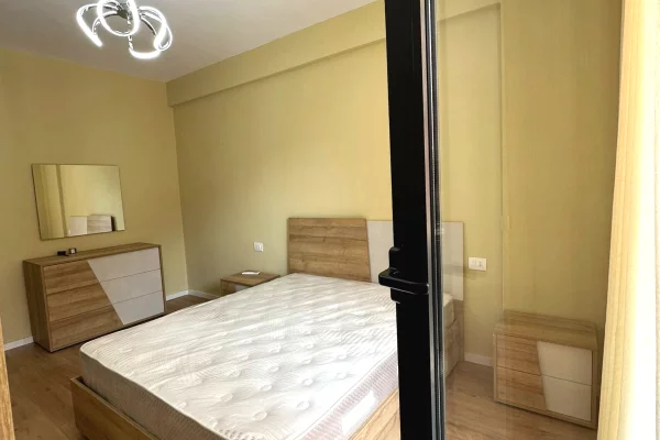 Shtepi me qera Apartament ne Tirane, 1+1, Mobilimi E mobiluar, Pagesa 50,000  Leke.