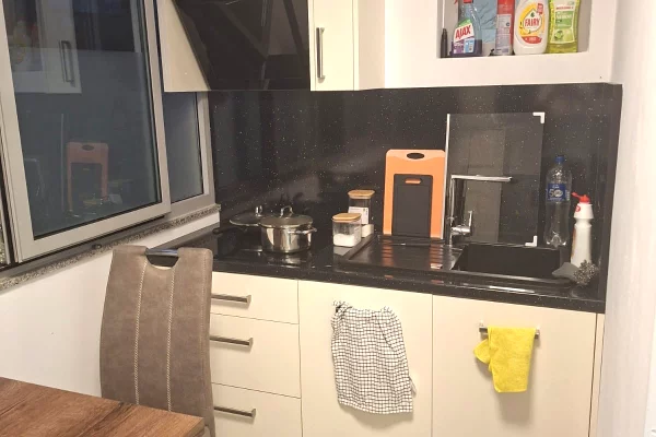 Shtepi me qera Apartament ne Tirane, 1+1, Mobilimi E mobiluar, Pagesa 750  Euro.