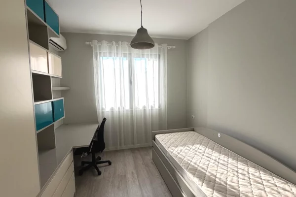 Shtepi me qera 2+1 ne Tirane - 65,000 Leke