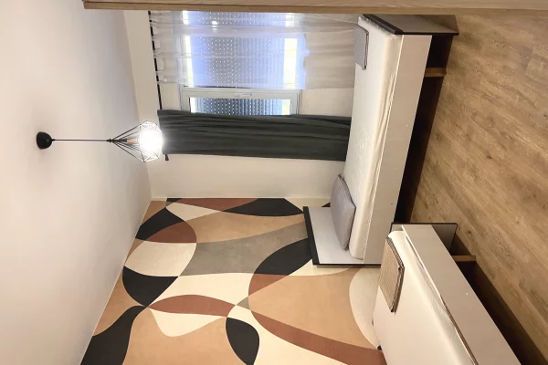 Shtepi me qera Apartament ne Tirane, 2+1, Mobilimi E mobiluar, Pagesa 65,000  Leke.
