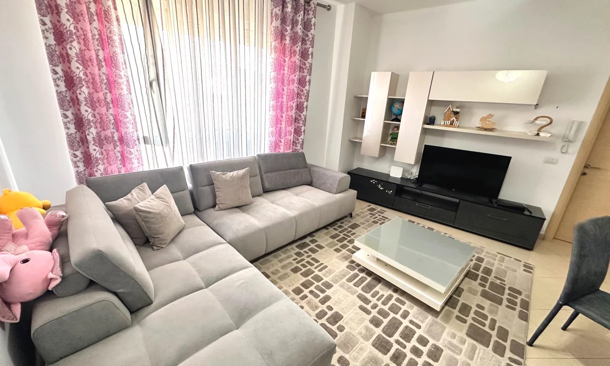 Shtepi me qera Apartament ne Tirane, 2+1, Mobilimi E mobiluar, Pagesa 600  Euro.