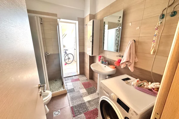 Shtepi me qera Apartament ne Tirane, 2+1, Mobilimi E mobiluar, Pagesa 600  Euro.