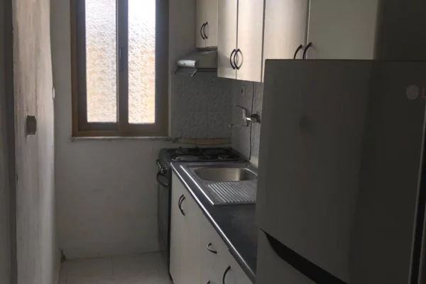 Shtepi me qera Apartament ne Tirane, 2+1, Mobilimi E mobiluar, Pagesa 55,000  Leke.