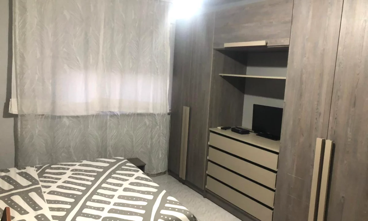 Shtepi me qera Apartament ne Tirane, 2+1, Mobilimi E mobiluar, Pagesa 55,000  Leke.