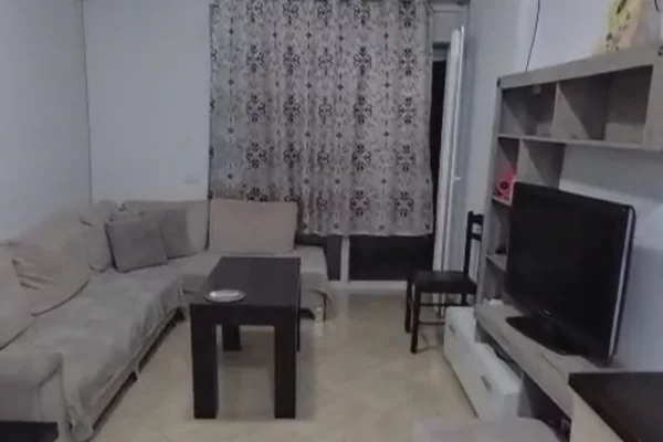 Shtepi me qera Apartament ne Tirane, 1+1, Mobilimi E mobiluar, Pagesa 40,000  Leke.