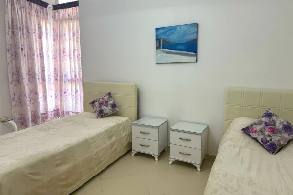 Shtepi me qera Apartament ne Tirane, 2+1, Mobilimi E mobiluar, Pagesa 65,000  Leke.