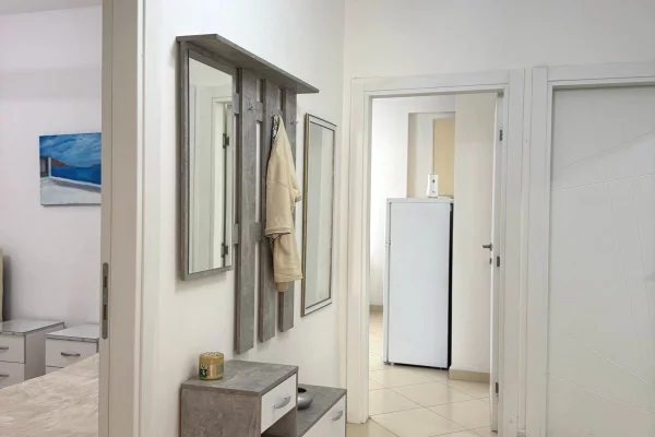 Shtepi me qera Apartament ne Tirane, 2+1, Mobilimi E mobiluar, Pagesa 65,000  Leke.
