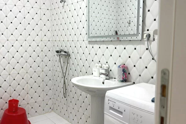 Shtepi me qera Apartament ne Tirane, 2+1, Mobilimi E mobiluar, Pagesa 65,000  Leke.