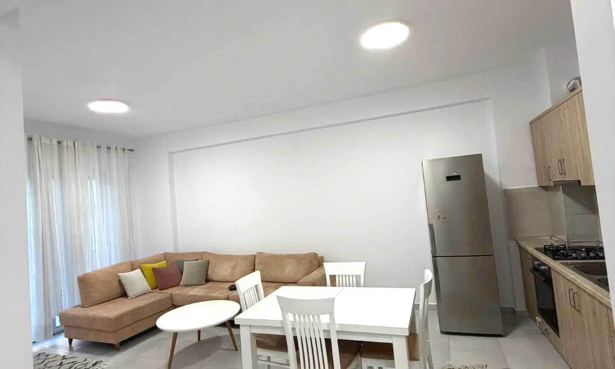 Shtepi me qera Apartament ne Tirane, 2+1, Mobilimi E mobiluar, Pagesa 60,000  Leke.