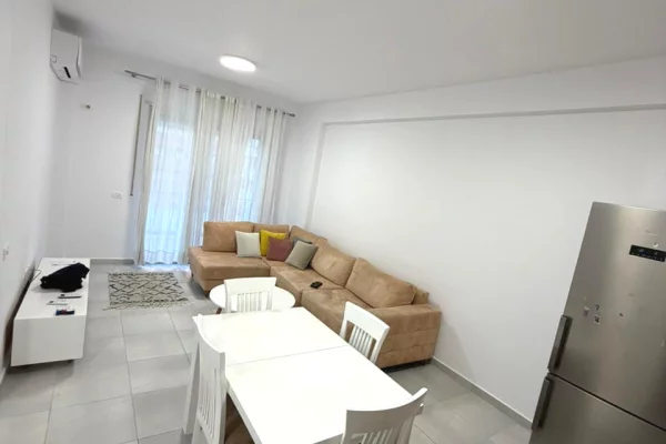 Shtepi me qera Apartament ne Tirane, 2+1, Mobilimi E mobiluar, Pagesa 60,000  Leke.