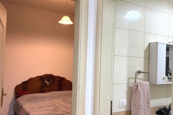 Shtepi me qera Apartament ne Tirane, 2+1, Mobilimi E mobiluar, Pagesa 55,000  Leke.
