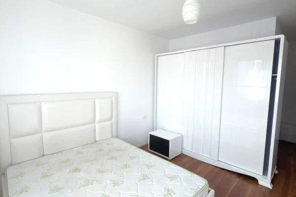 Shtepi me qera Apartament ne Tirane, 2+1, Mobilimi E mobiluar, Pagesa 65,000  Leke.
