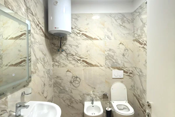Shtepi me qera Apartament ne Tirane, 2+1, Mobilimi E mobiluar, Pagesa 65,000  Leke.
