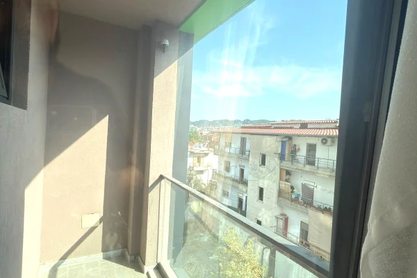Shtepi me qera Apartament ne Tirane, 2+1, Mobilimi E mobiluar, Pagesa 65,000  Leke.