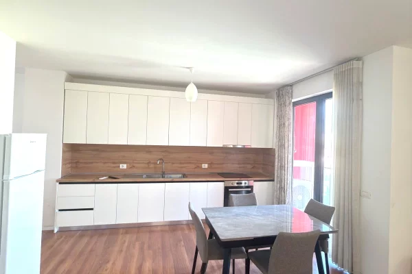 Shtepi me qera Apartament ne Tirane, 2+1, Mobilimi E mobiluar, Pagesa 65,000  Leke.