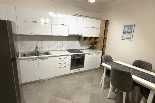 Shtepi me qera Apartament ne Tirane, 1+1, Mobilimi E mobiluar, Pagesa 50,000  Leke.