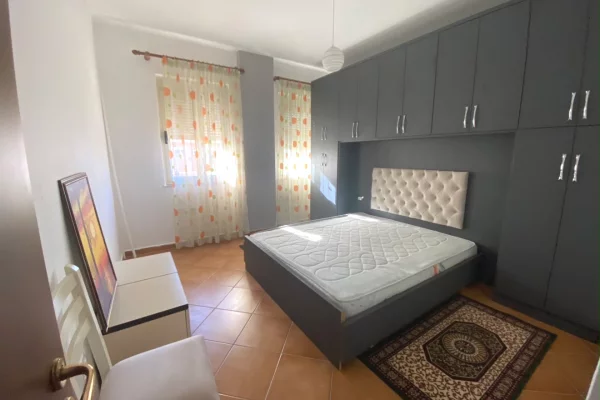 Shtepi me qera Apartament ne Tirane, 1+1, Mobilimi E mobiluar, Pagesa 60,000  Leke.