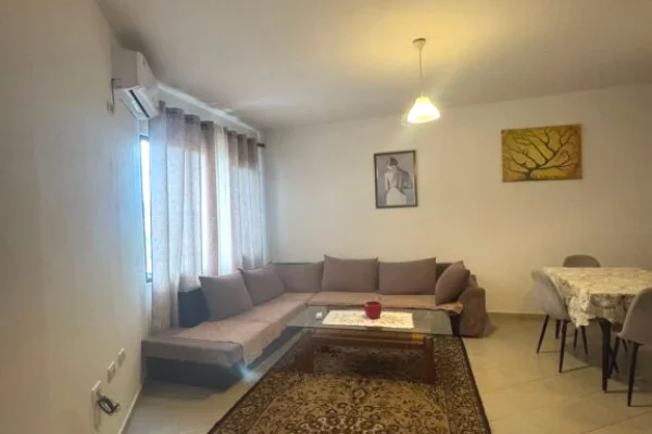 Shtepi me qera Apartament ne Tirane, 1+1, Mobilimi E mobiluar, Pagesa 40,000  Leke.