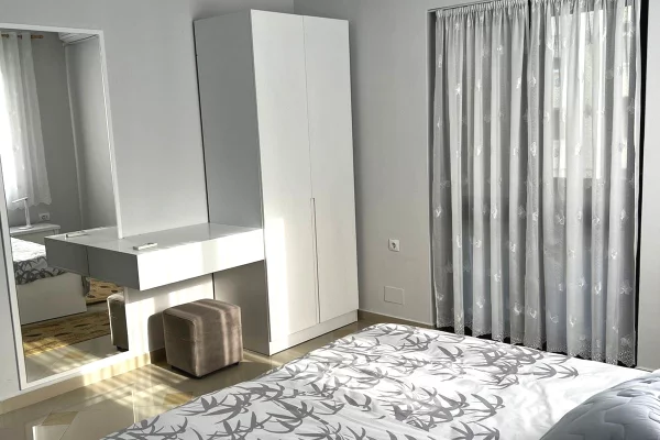 Shtepi me qera Apartament ne Tirane, 1+1, Mobilimi E mobiluar, Pagesa 60,000  Leke.