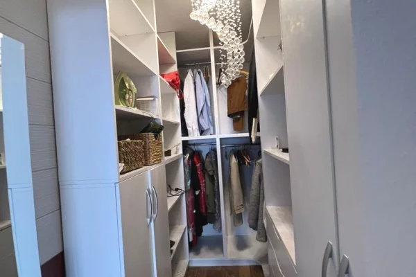 Shtepi me qera Apartament ne Tirane, 1+1, Mobilimi E mobiluar, Pagesa 55,000  Leke.
