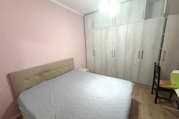 Shtepi me qera Apartament ne Tirane, 1+1, Mobilimi E mobiluar, Pagesa 50,000  Leke.