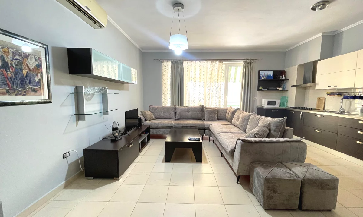 Shtepi me qera Apartament ne Tirane, 2+1, Mobilimi E mobiluar, Pagesa 700  Euro.