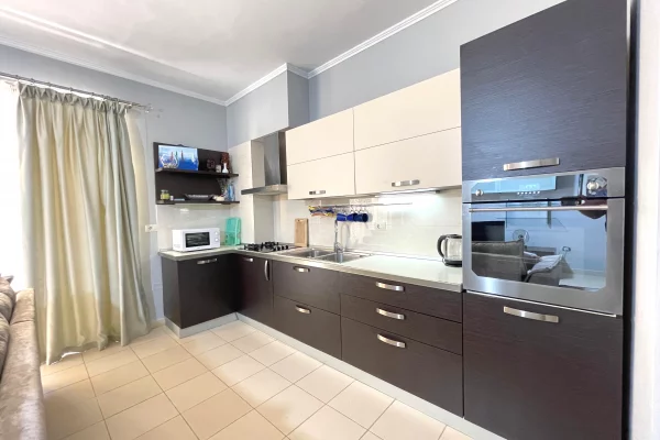 Shtepi me qera Apartament ne Tirane, 2+1, Mobilimi E mobiluar, Pagesa 700  Euro.