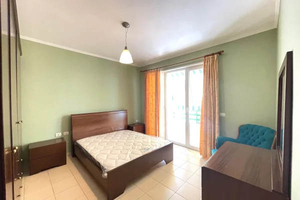 Shtepi me qera Apartament ne Tirane, 2+1, Mobilimi E mobiluar, Pagesa 700  Euro.