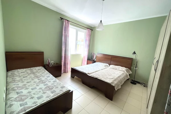 Shtepi me qera Apartament ne Tirane, 2+1, Mobilimi E mobiluar, Pagesa 700  Euro.