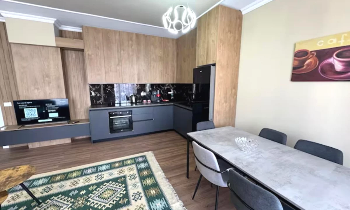 Shtepi me qera Apartament ne Tirane, 2+1, Mobilimi E mobiluar, Pagesa 80,000  Leke.