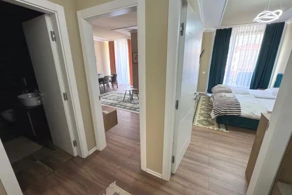 Shtepi me qera Apartament ne Tirane, 2+1, Mobilimi E mobiluar, Pagesa 80,000  Leke.