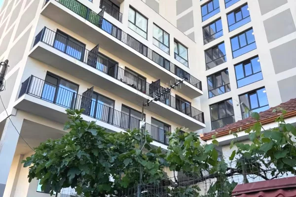 Shtepi me qera Apartament ne Tirane, 2+1, Mobilimi E mobiluar, Pagesa 80,000  Leke.