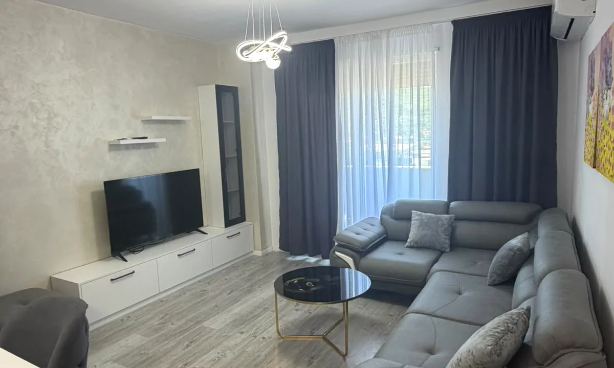 Shtepi me qera Apartament ne Tirane, 1+1, Mobilimi E mobiluar, Pagesa 50,000  Leke.