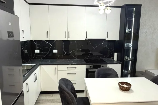 Shtepi me qera Apartament ne Tirane, 1+1, Mobilimi E mobiluar, Pagesa 50,000  Leke.