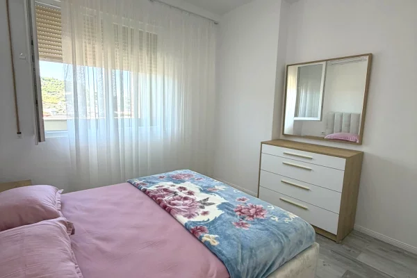 Shtepi me qera Apartament ne Tirane, 1+1, Mobilimi E mobiluar, Pagesa 50,000  Leke.