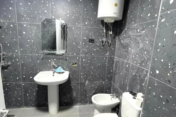 Shtepi me qera Apartament ne Tirane, 1+1, Mobilimi E mobiluar, Pagesa 40,000  Leke.