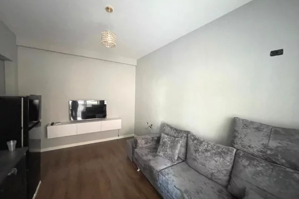 Shtepi me qera 1+1 ne Tirane - 40,000 Leke