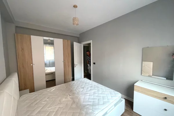 Shtepi me qera Apartament ne Tirane, 1+1, Mobilimi E mobiluar, Pagesa 40,000  Leke.