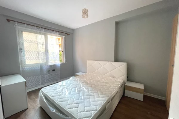 Shtepi me qera Apartament ne Tirane, 1+1, Mobilimi E mobiluar, Pagesa 40,000  Leke.