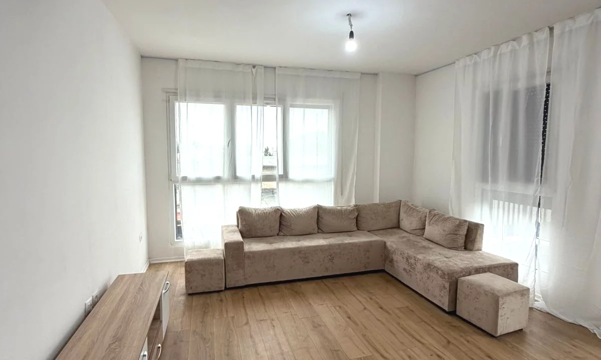 Shtepi me qera Apartament ne Tirane, 2+1, Mobilimi E mobiluar, Pagesa 60,000  Leke.